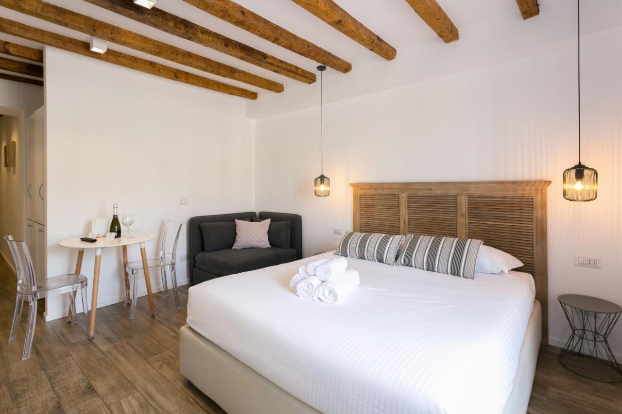 Navigli - Vigevano 45 & Casale 3A Studios Milaan Kamer foto