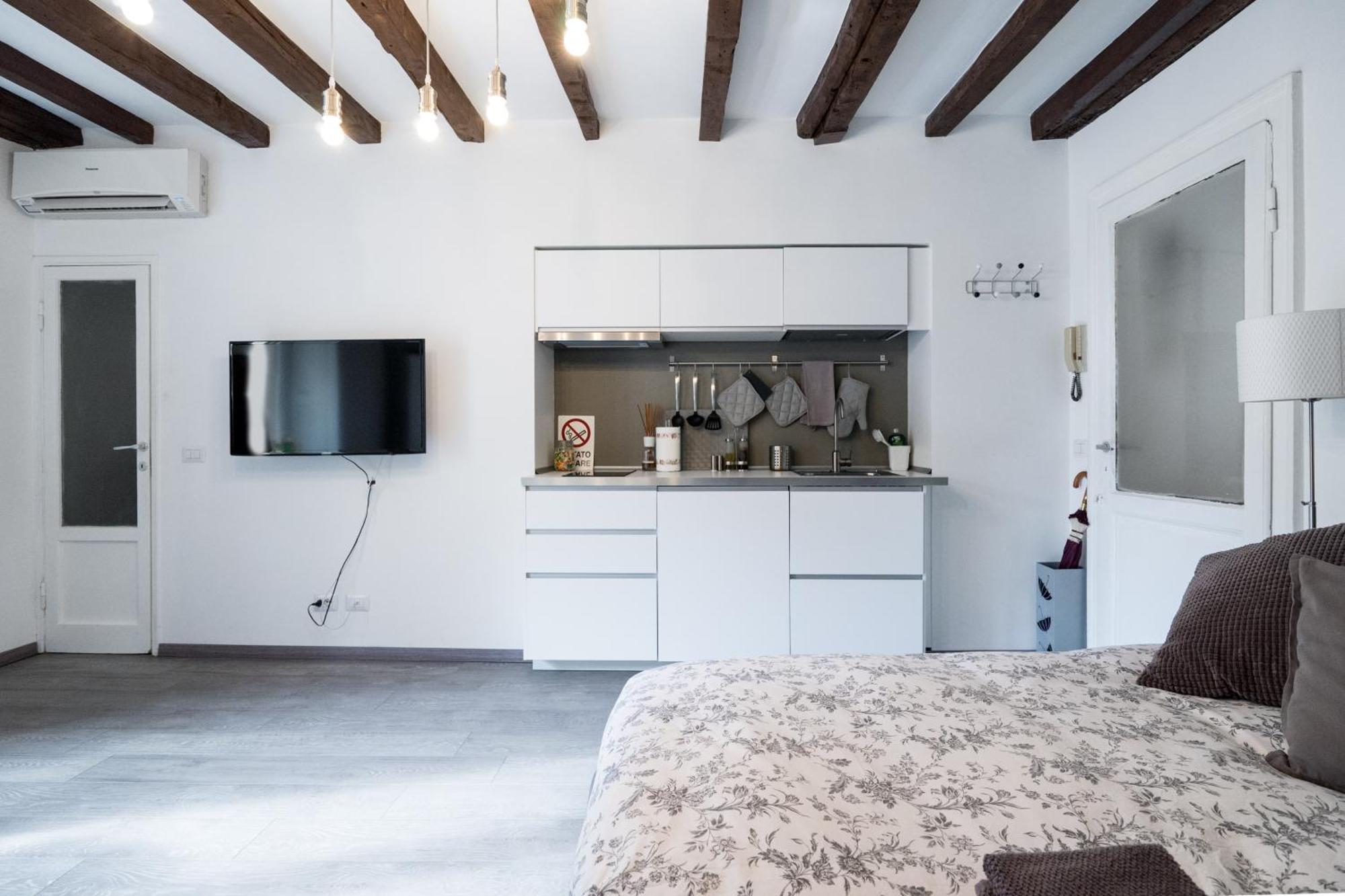 Navigli - Vigevano 45 & Casale 3A Studios Milaan Kamer foto